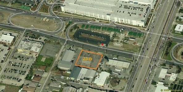GOVERNMENT OWNED! 3214-3220 Veterans Blvd., Metairie, LA 70002: 3214-3220 Veterans Blvd, Metairie, LA 70002